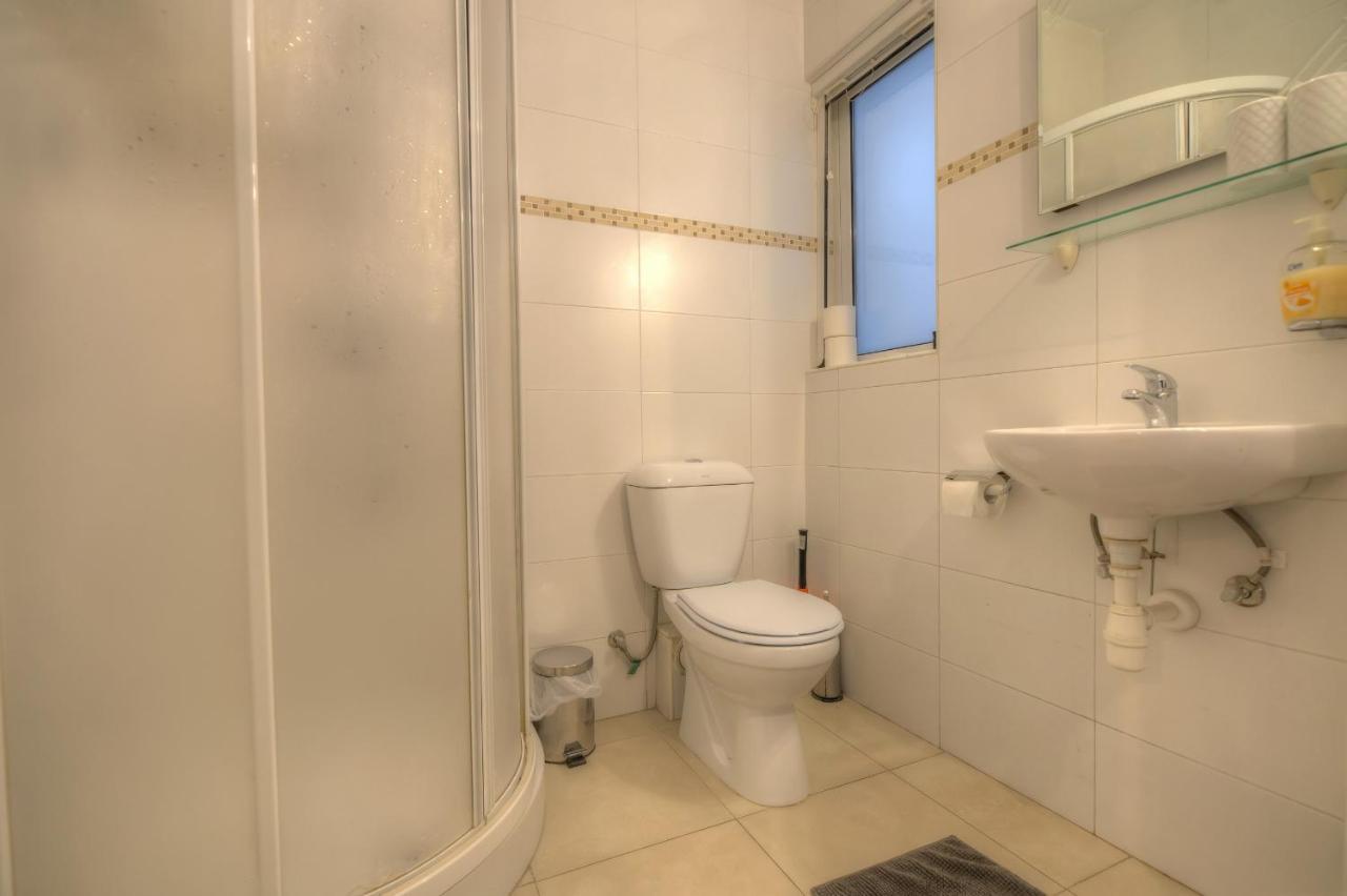 First Floor Studio Apartment Seconds From Balluta Bay Ipap1-1 Sliema Exterior photo
